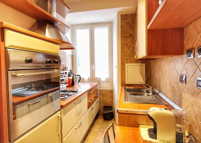 Large And Charming Apartment In Trastevere By Yourhost